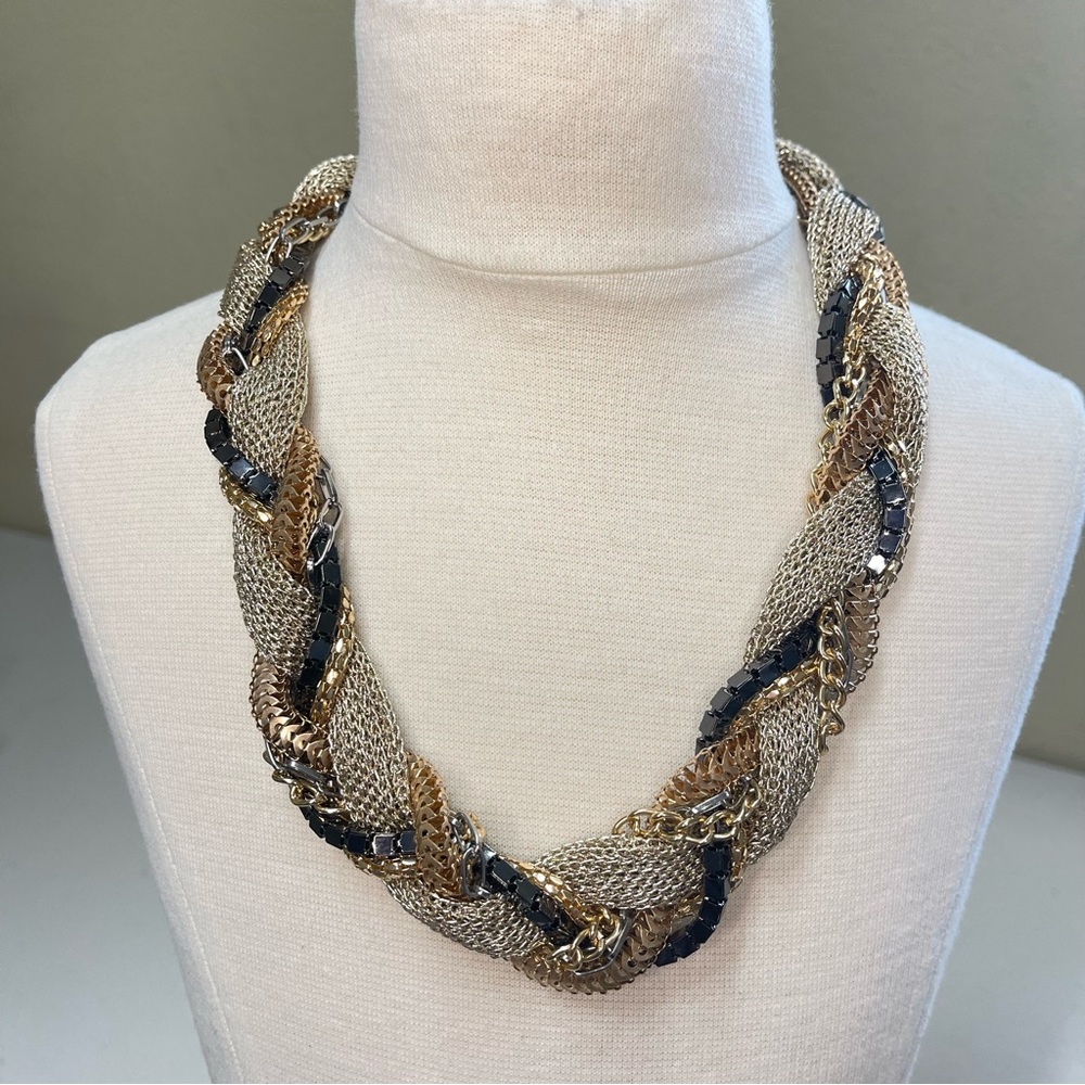 🛍️3/$15🛍️ EXPRESS Chunky Braid Metallic Statement Necklace